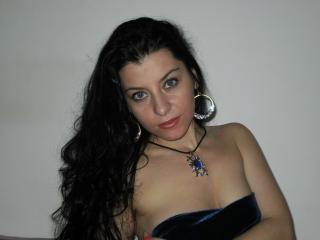 DollBlue - Cam exciting with this athletic body Sexy girl 