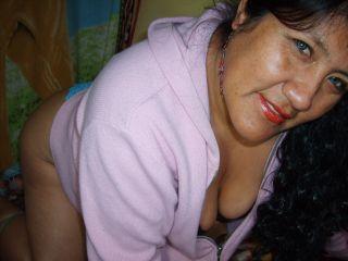 Yulliza - Chat xXx with a latin american Sexy mother 