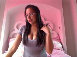 Katalatina - Web cam exciting with this black hair 18+ teen woman 