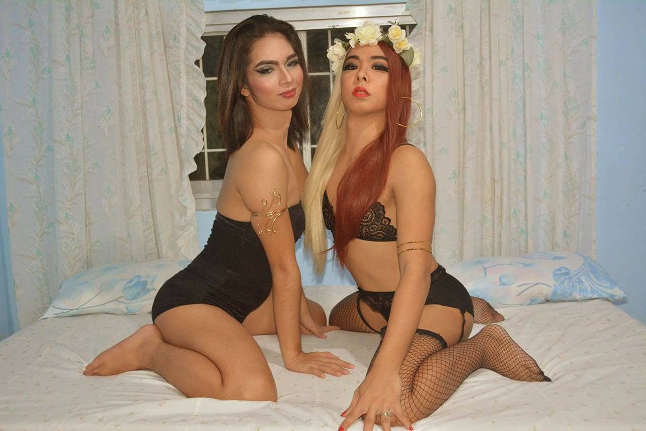 Threesome femdom shemale