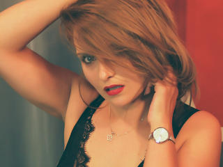 Cam private with LuciaLue, this vigorous body average boob brown ...