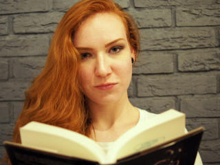 Live chat erotic with IdealGabby, a thin constitution small boob ...