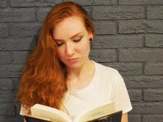 Live chat erotic with IdealGabby, a thin constitution small boob ...
