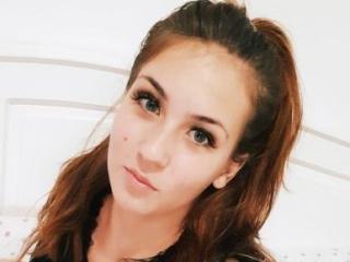Live private with KayllaKatt, this Hard babe