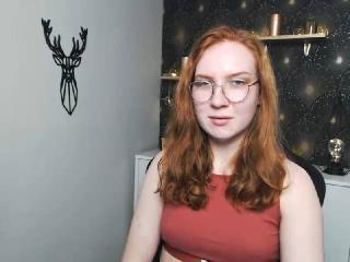 Live chat erotic with IdealGabby, a thin constitution small boob ...